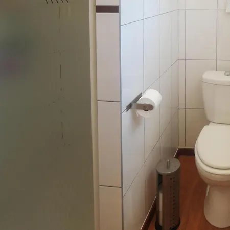 2 Bedroom Cozy In Nébian