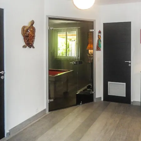Hébergement de vacances 2 Bedroom Cozy In Nébian