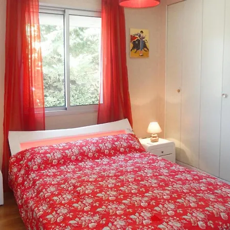 Hébergement de vacances 2 Bedroom Cozy In