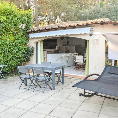 2 Bedroom Cozy In Nébian