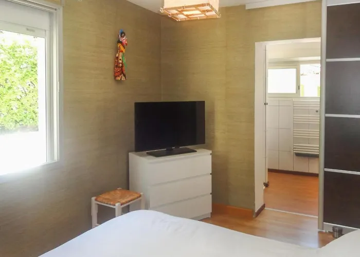 Awesome Home In Nebian Ferienhaus